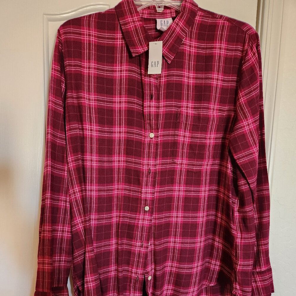GAP women's flannel shirt, size M, NWT